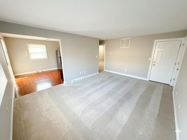 Building Photo - 1420 S 14th St