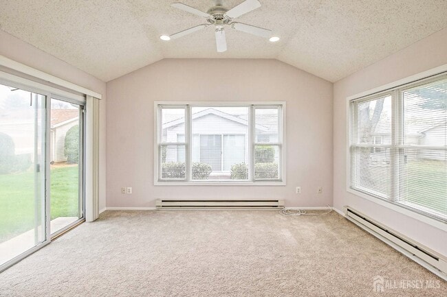 Building Photo - 332 Quinton Dr