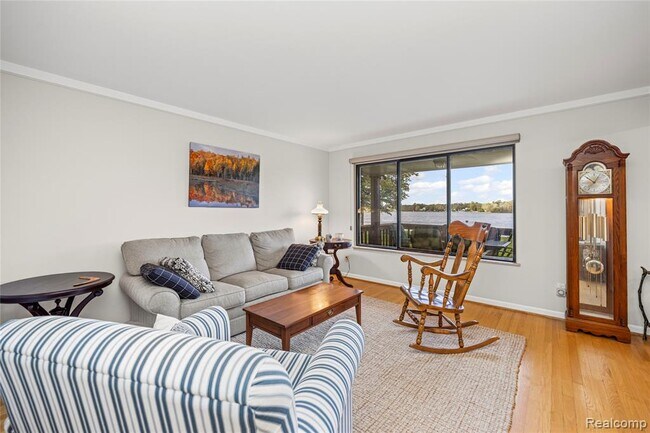 Building Photo - 9510 Beechcrest St