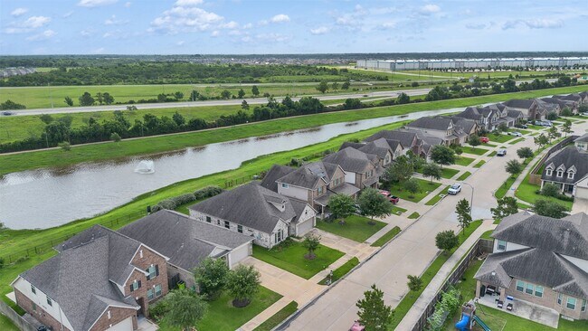 Building Photo - 2643 Dry Creek Dr