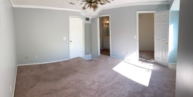 Master bedroom - 442 Cobblestone Dr