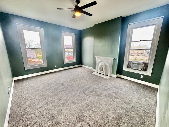 Building Photo - NuLu - Butchertown! Spacious 1BR in Historic District