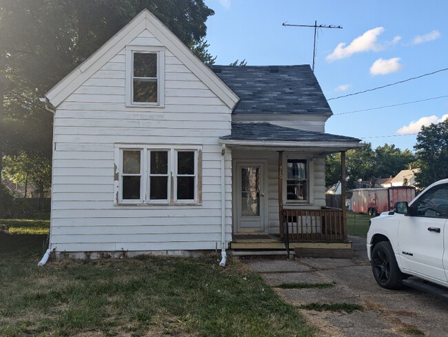 Building Photo - 410 W 23rd St