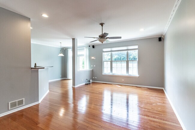 Building Photo - 403 Shadow Creek Dr