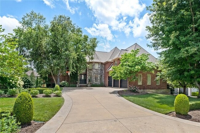 Primary Photo - 44 W Buckingham Dr