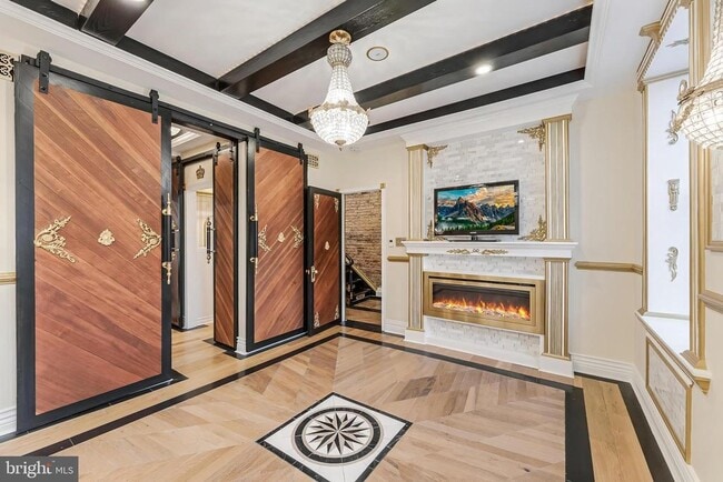 Building Photo - 810 Prince St