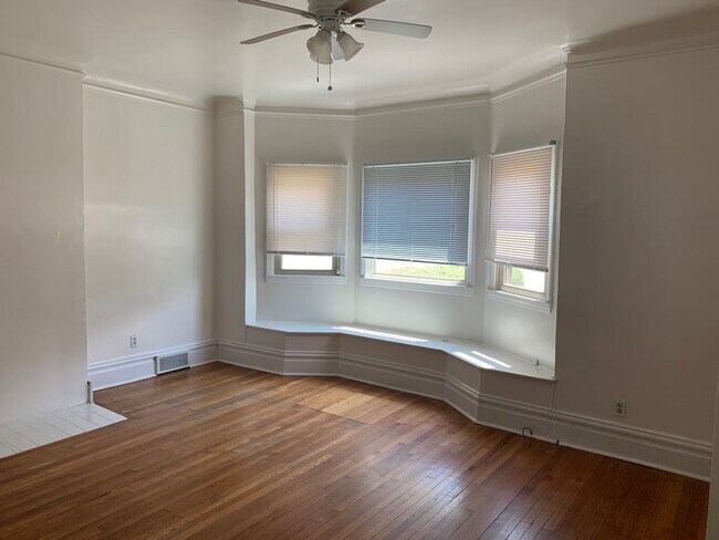 Building Photo - Fantastic Location in the Heart of Squirrel Hill!