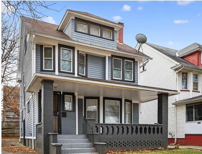 Building Photo - 10100 Yale Ave