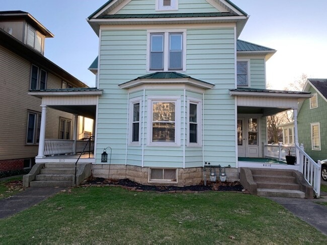 Building Photo - 813 1/2 4th St