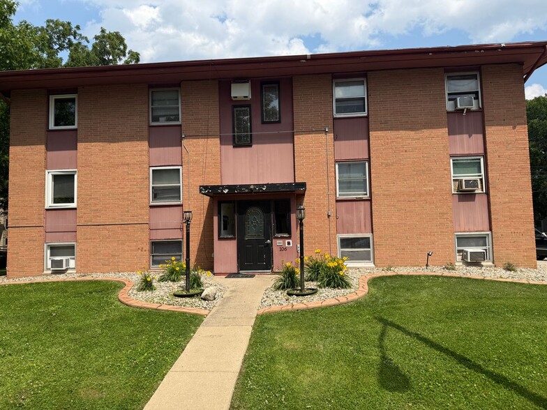 Interior Photo - 106 N Gregory St