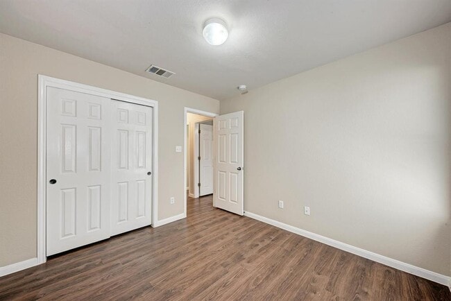 Building Photo - 18613 White Water Cove