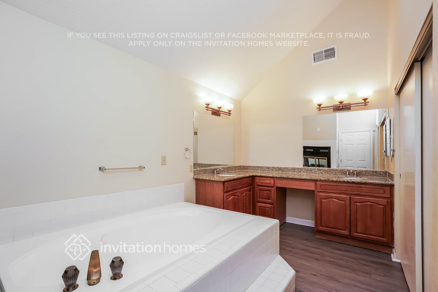 Building Photo - 14635 S Hearthstone Green Dr