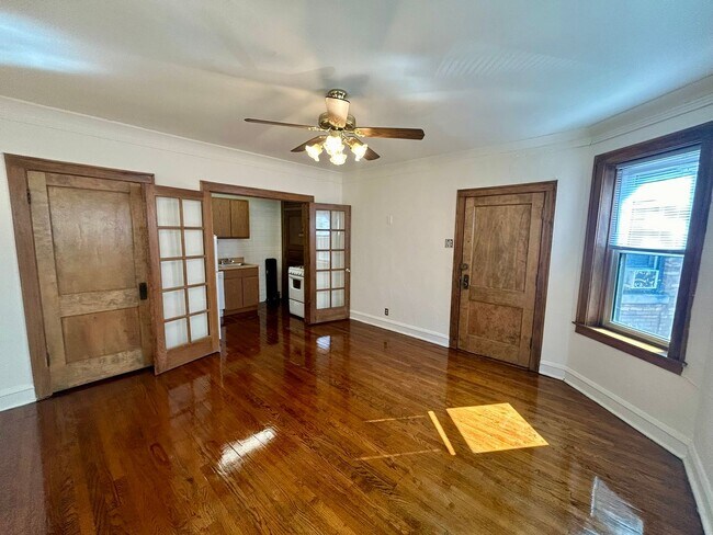 Interior Photo - 2339 N. Geneva