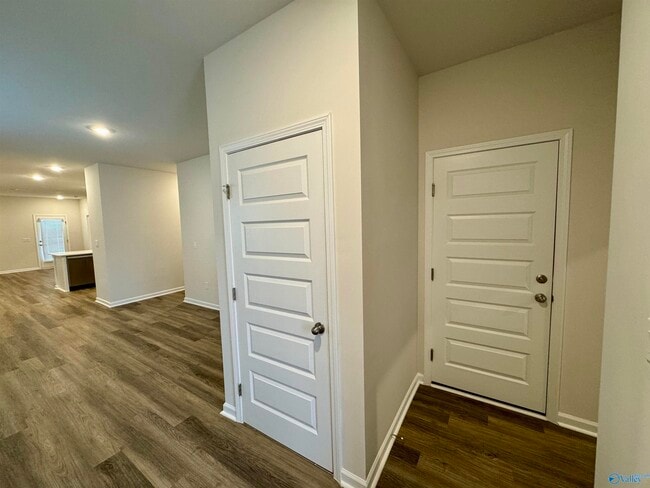 Building Photo - 3240 Cool Spgs Ave SW