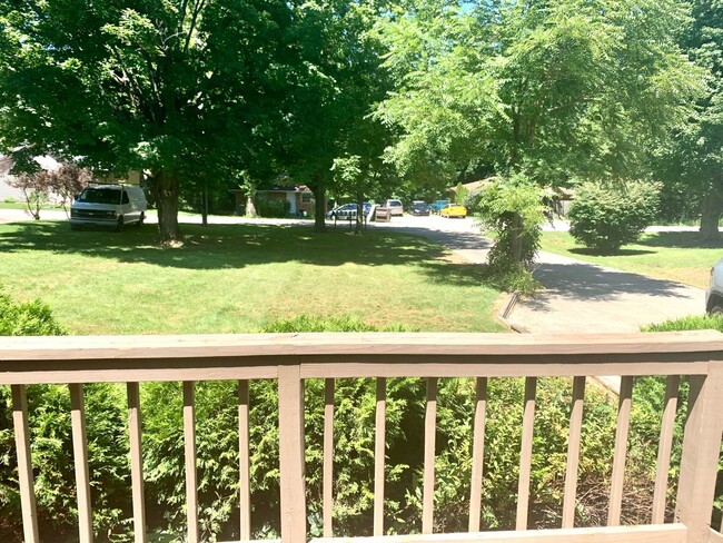 Building Photo - NEWLY Renovated 3 BED/2 BA Home!