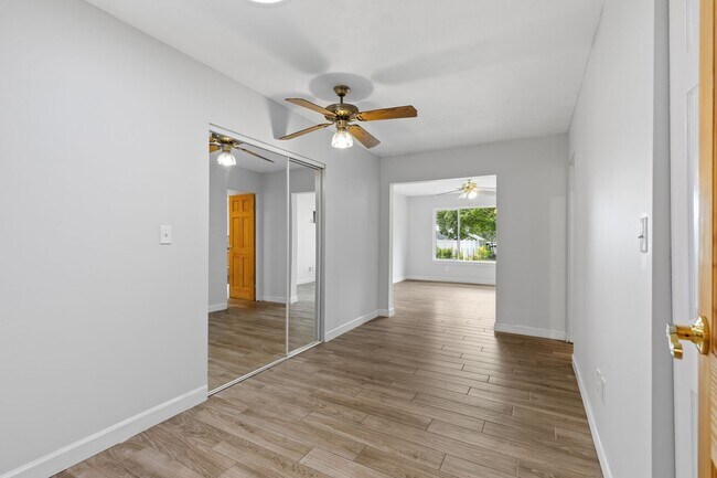 Building Photo - Welcome to your Pool/Lake Home!