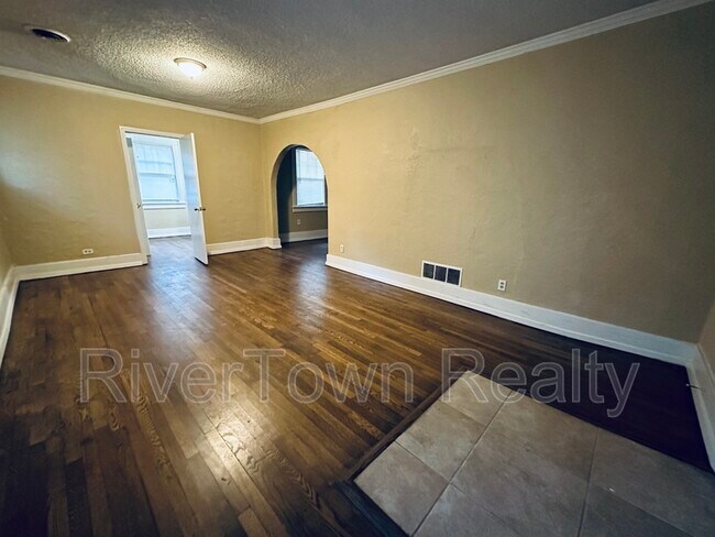 Building Photo - 842 Isabelle St