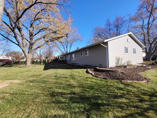 Building Photo - 364 N Everett Dr