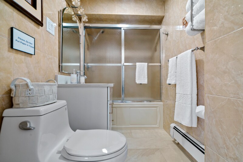 Building Photo - 1626 Union Turnpike