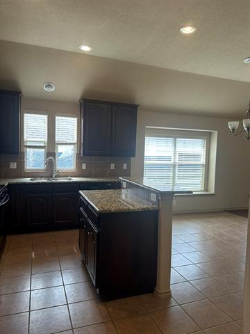 Building Photo - 5009 Holliday Dr