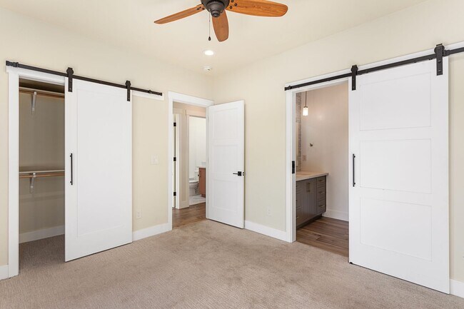 Building Photo - 12811283