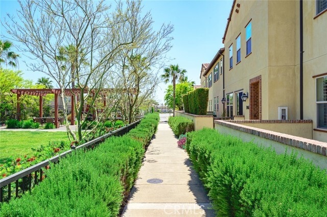 Building Photo - 906 El Paseo