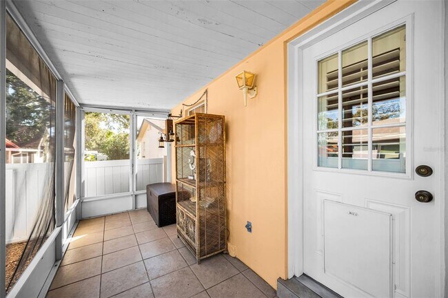 Building Photo - 1000 Crane Ct