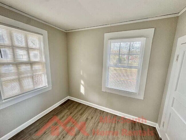 Building Photo - 3472 Hadley Rd