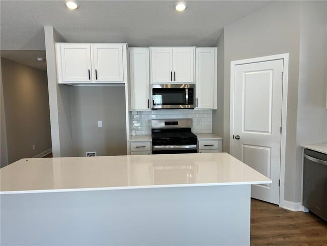 Building Photo - 17373 Dulles Ln