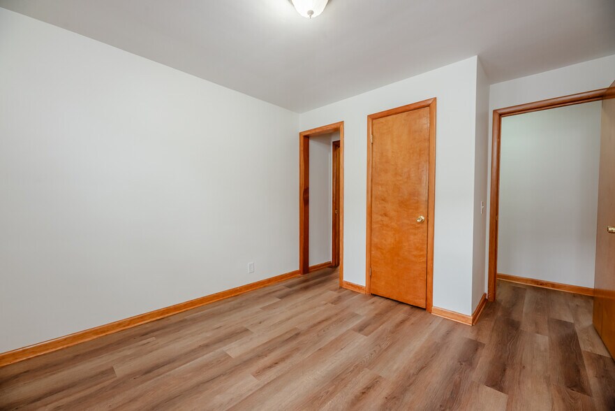 Building Photo - 416 W Spruce St