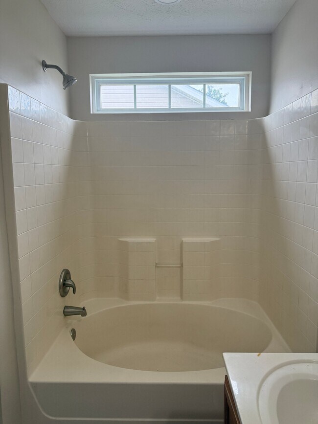 Building Photo - 1240 Shannon Ln
