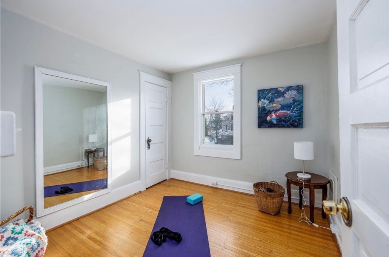 Building Photo - 18 Deland Park a