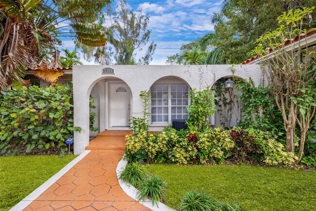 Building Photo - 7711 Coquina Dr