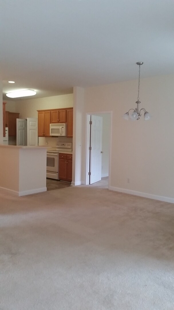 Building Photo - 108 Azalea Dr