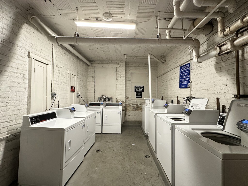 Building Photo - 4619 N Paulina St