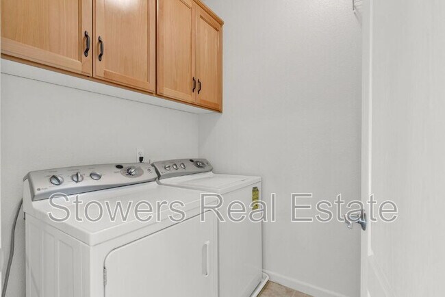 Building Photo - 1162 Waverly Cir