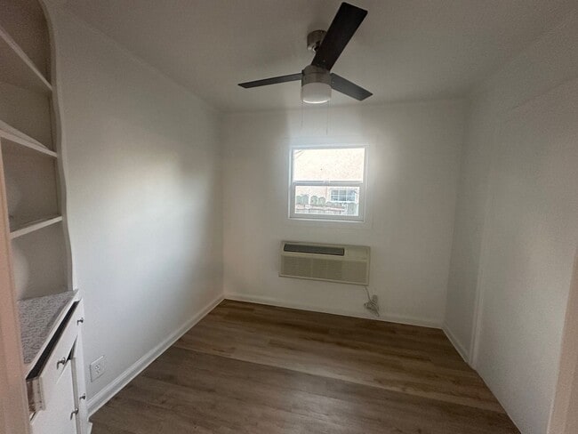 Building Photo - Remodeled Duplex with Quartz Kitchen Counter Tops