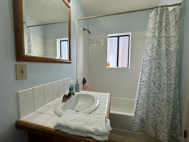 Building Photo - 2834