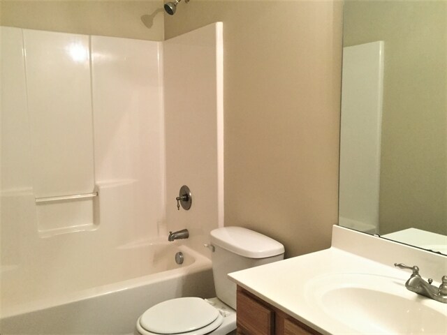 Building Photo - 581 Winborne Ave SW