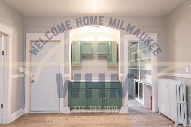 Building Photo - PRICE DROP! Welcome Home to this Charming ...