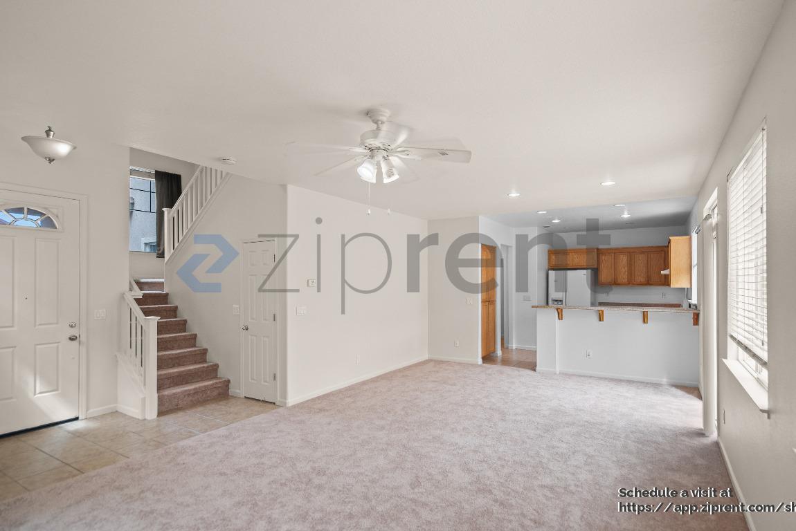Building Photo - 169 Maidenhair St