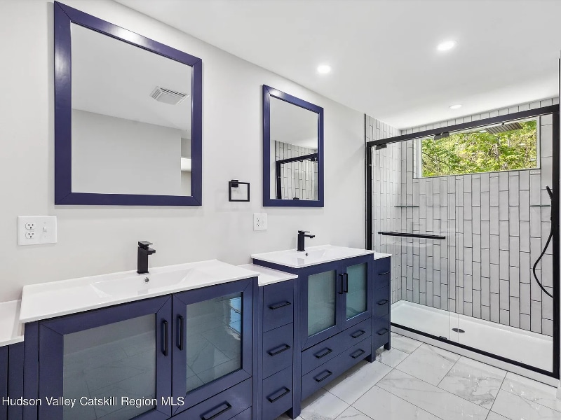 Building Photo - 8 Cedar Ln