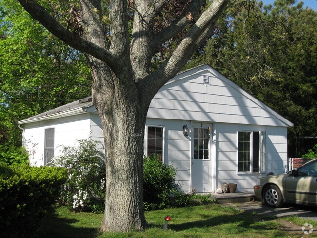 Building Photo - 24 Penny Ln