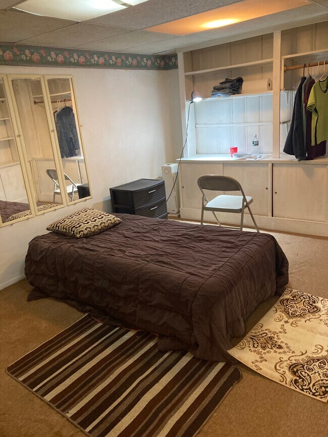 Building Photo - 764 Lenore Ln