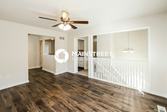 Building Photo - 4 Bedroom Pet-Friendly Home in KANSAS CITY, MO with Main Street Renewal