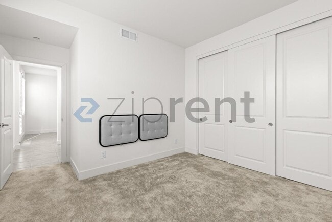 Building Photo - 2412 Paseo Archer