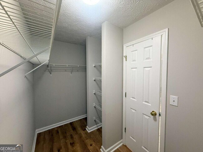 Building Photo - 5555 Grove Place Crossing SW