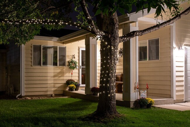 Building Photo - 3 Bed 2 Bath Townhome in Central Loveland