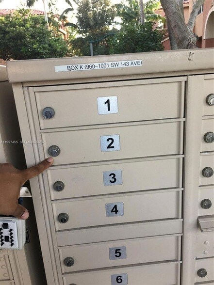 Building Photo - 962 SW 143rd Ave