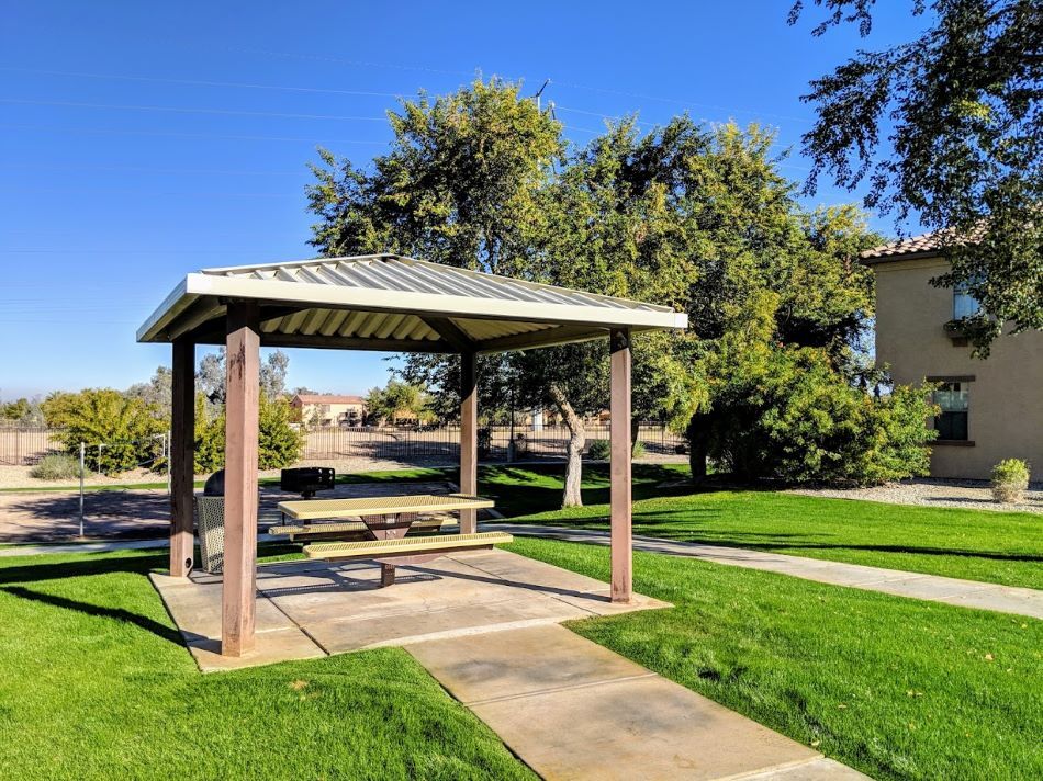 Building Photo - 2813 E Dunbar Dr